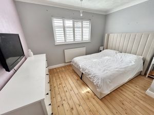 Bedroom- click for photo gallery